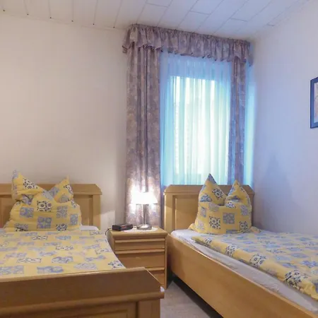 Three-bedroom In Appartement